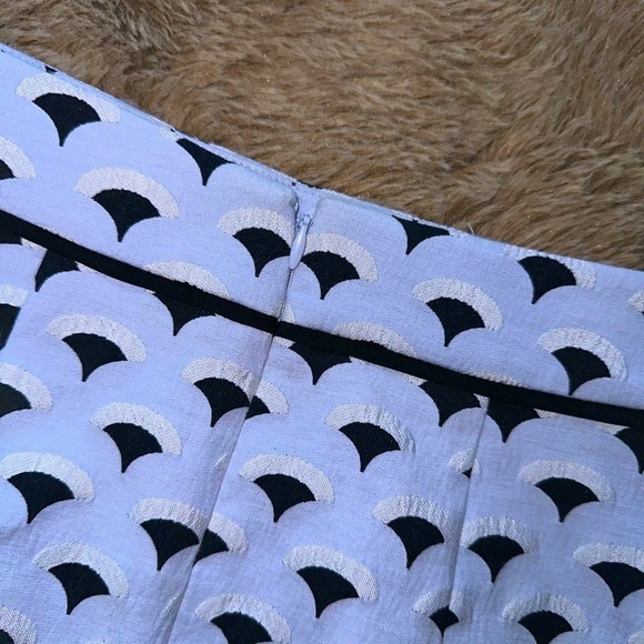 Ann Taylor Patterned Skirt 0P Petite - Picture 7 of 10